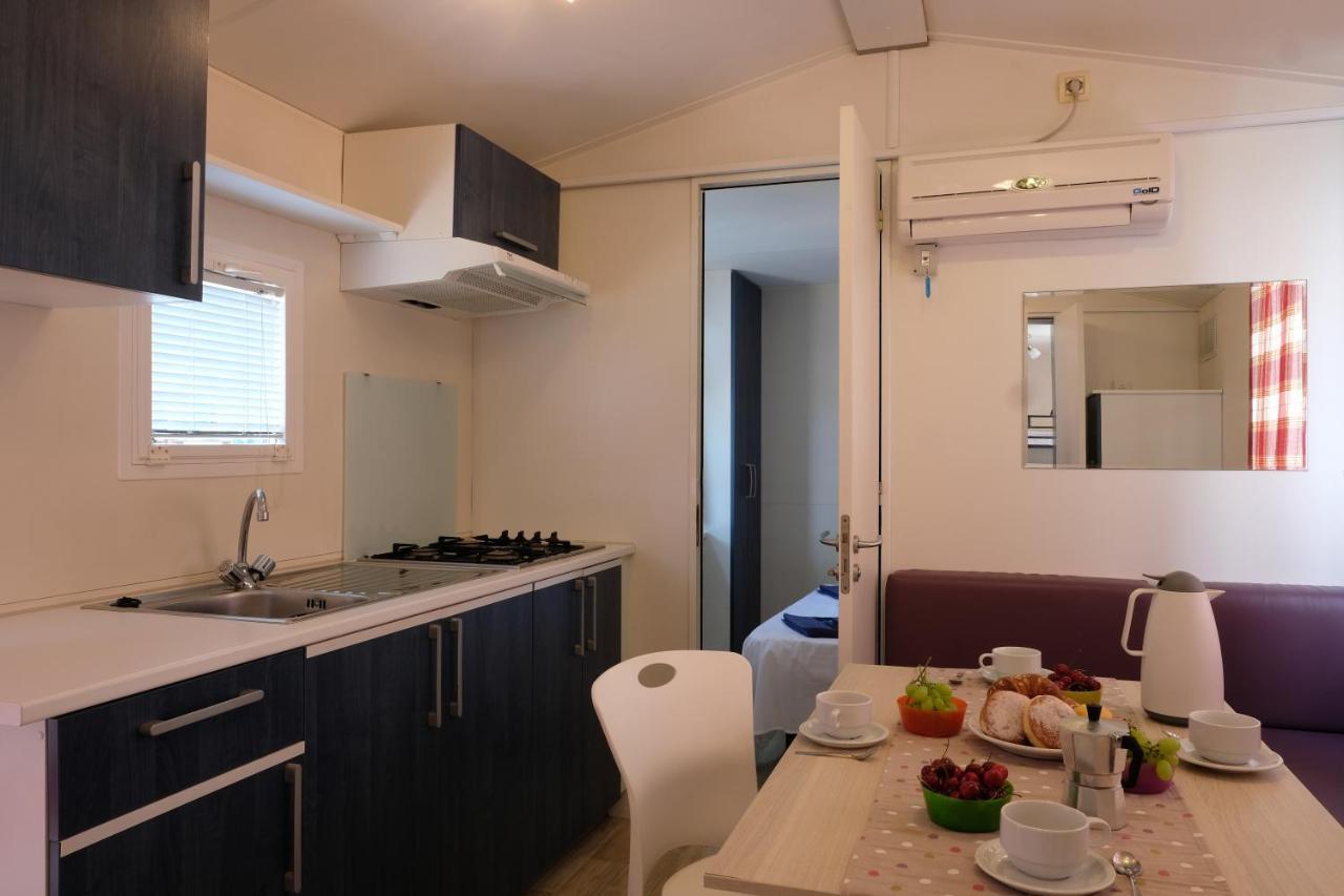 Happy Camp Mobile Homes In Camping Golden Sunset Alissos Exterior foto